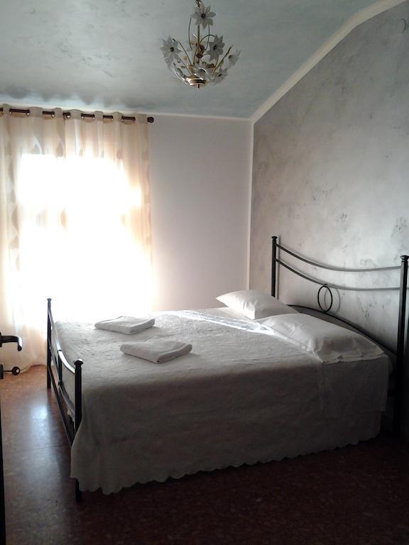 Santa Toscana Guest House Verona Værelse billede